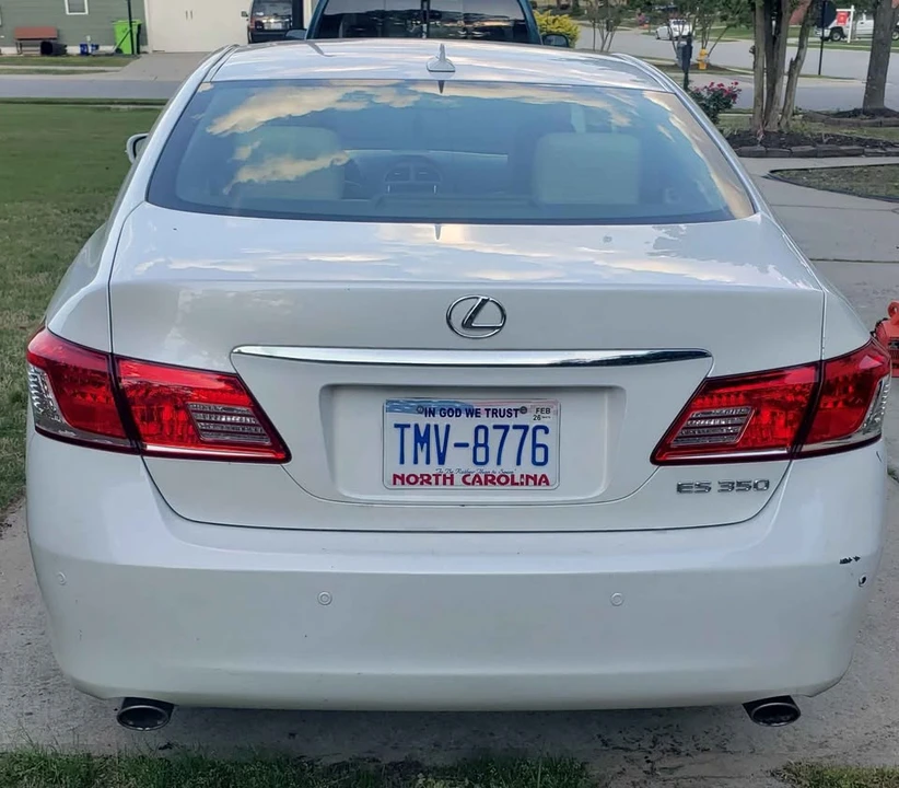 2012 Lexus ES 5th Gen - Image 4 of 11