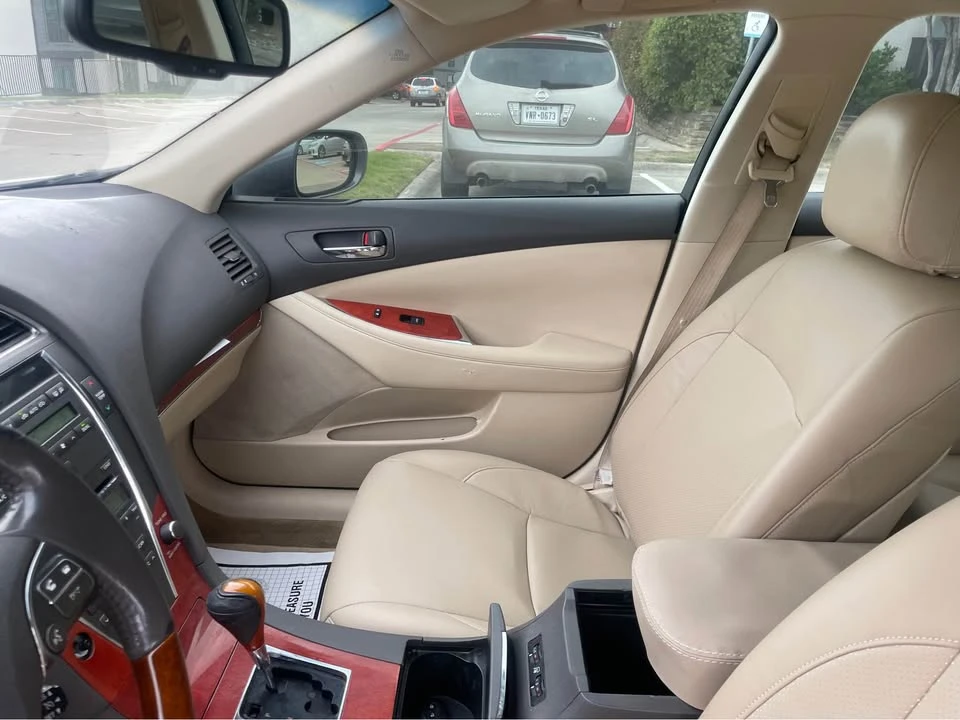 2012 Lexus ES 5th Gen - Image 2 of 12
