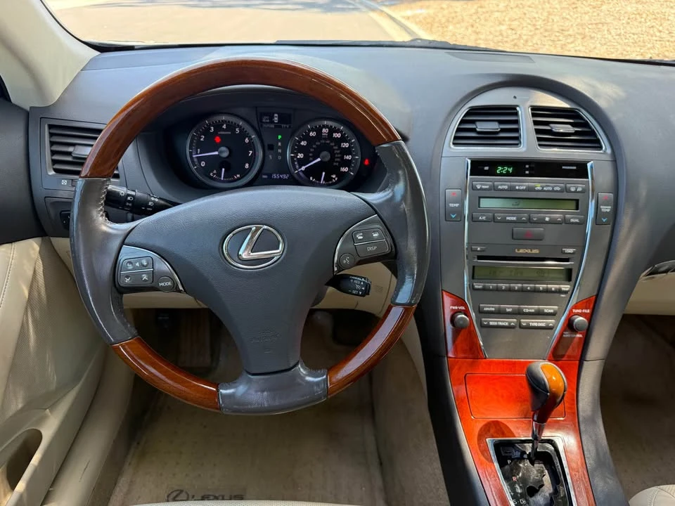 2012 Lexus ES 5th Gen - Image 12 of 15
