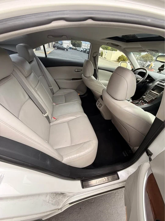 2012 Lexus ES 5th Gen - Image 5 of 8