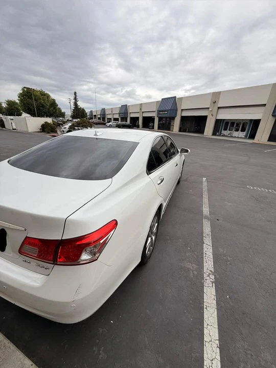 2012 Lexus ES 5th Gen - Image 4 of 8