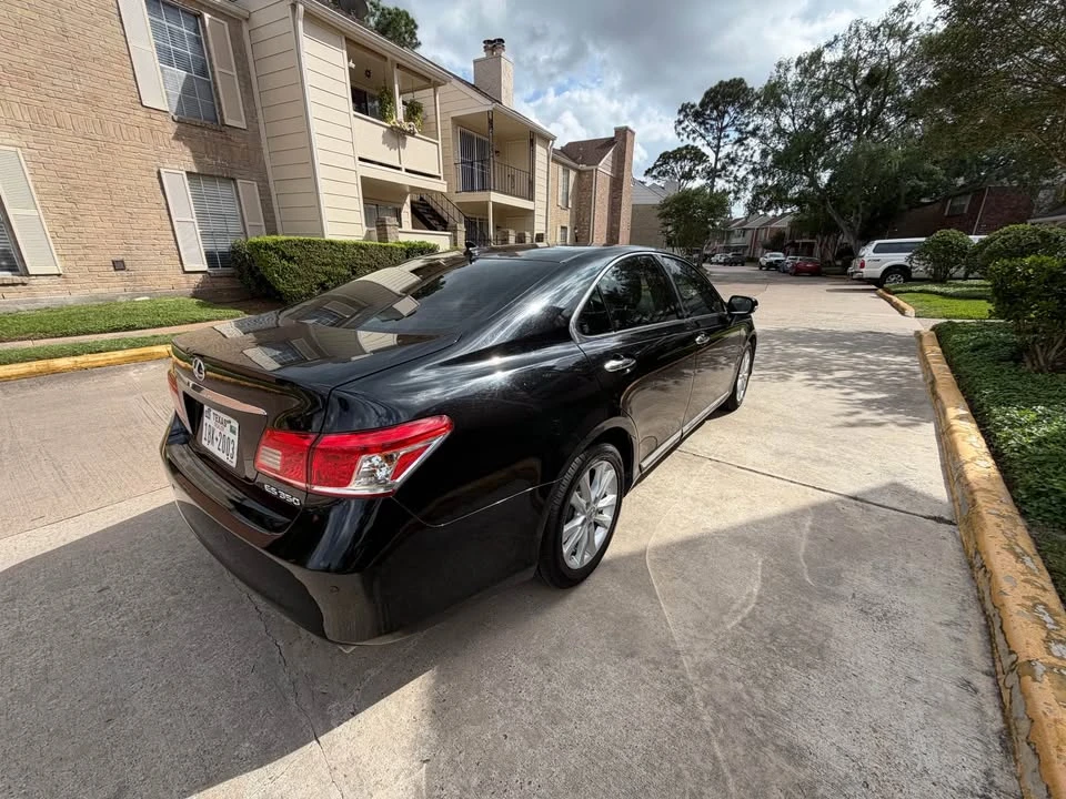 2012 Lexus ES 5th Gen - Image 5 of 20