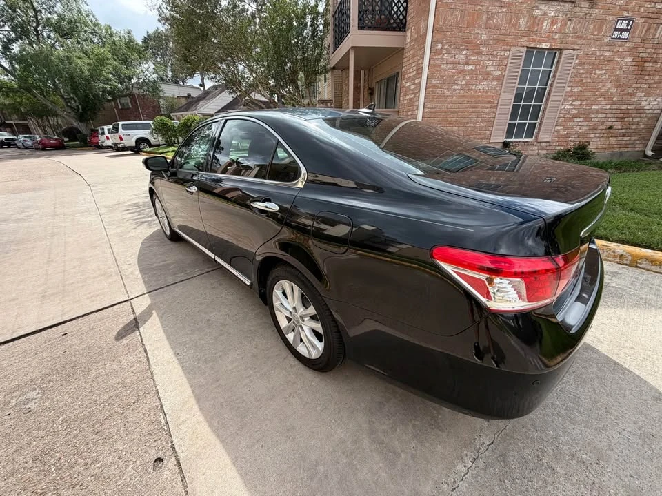 2012 Lexus ES 5th Gen - Image 4 of 20