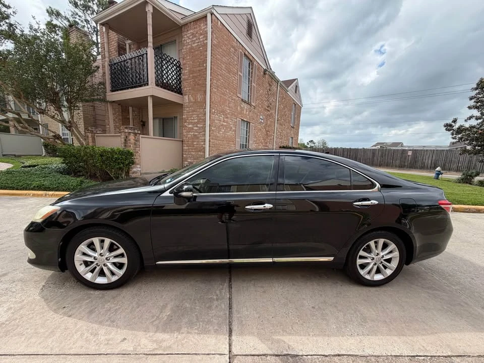2012 Lexus ES 5th Gen - Image 3 of 20