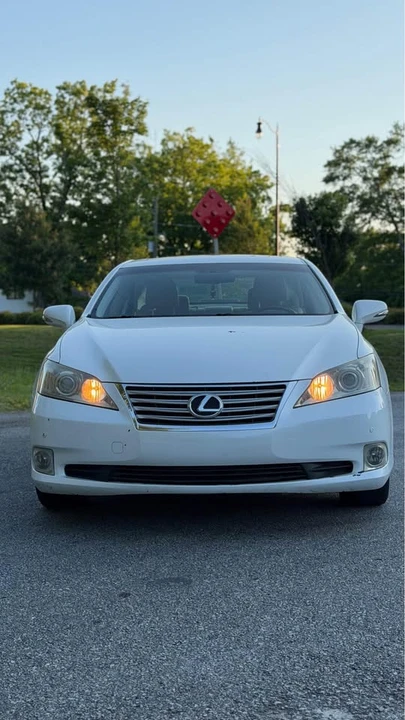 2012 Lexus ES 5th Gen - Image 7 of 18