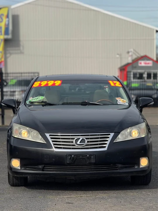 2012 Lexus ES 5th Gen - Image 2 of 18