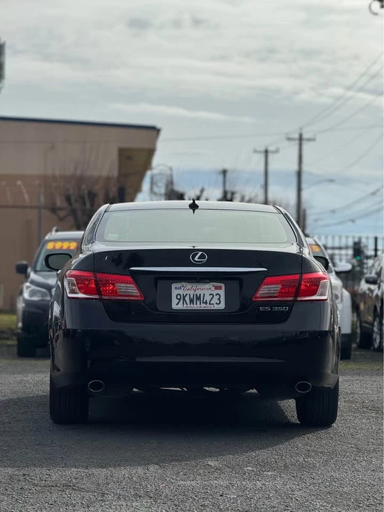 2012 Lexus ES 5th Gen - Image 4 of 17