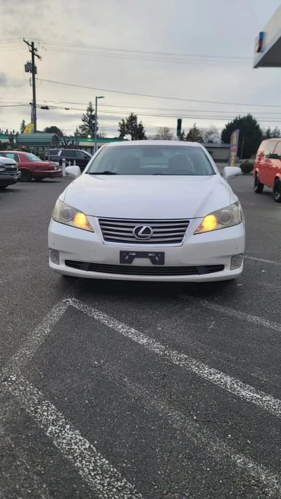 2012 Lexus ES 5th Gen - Image 2 of 17