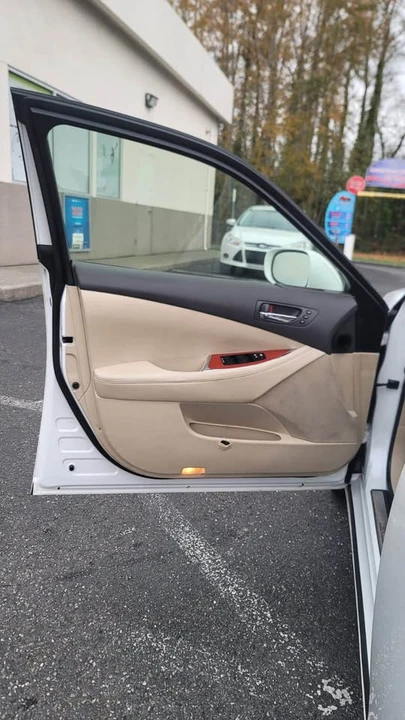 2012 Lexus ES 5th Gen - Image 12 of 19