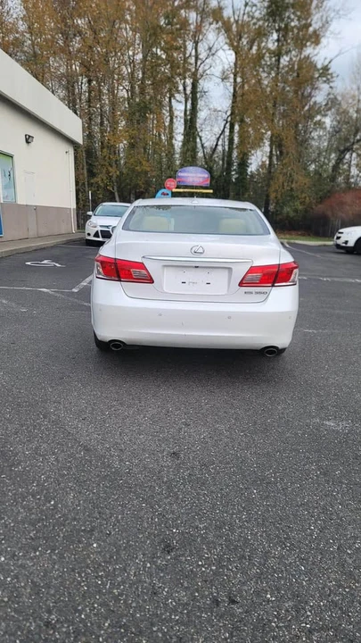 2012 Lexus ES 5th Gen - Image 7 of 20