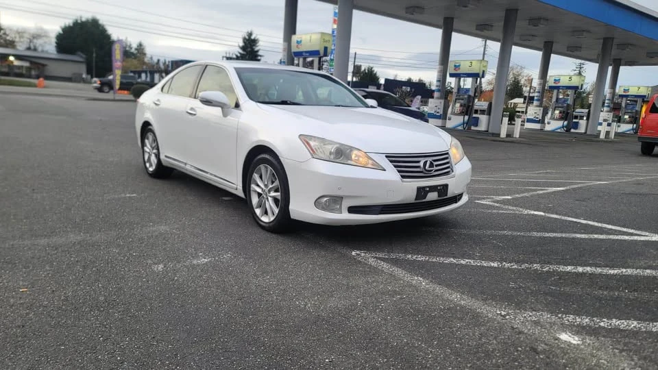 2012 Lexus ES 5th Gen - Image 14 of 19