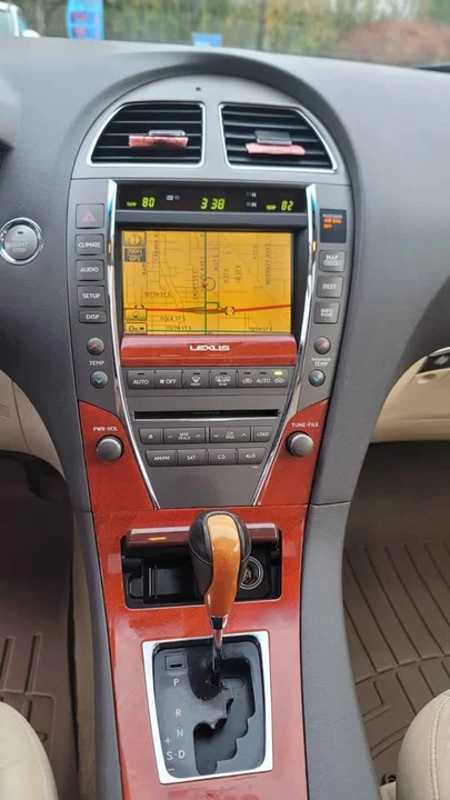 2012 Lexus ES 5th Gen - Image 11 of 18