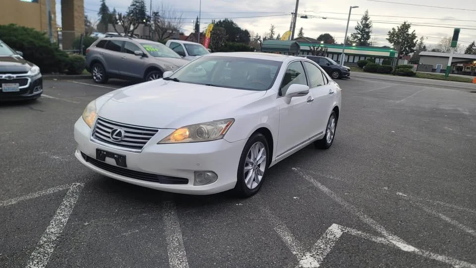 2012 Lexus ES 5th Gen - Image 2 of 20