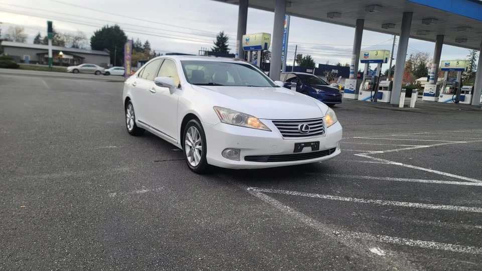 2012 Lexus ES 5th Gen - Image 3 of 20