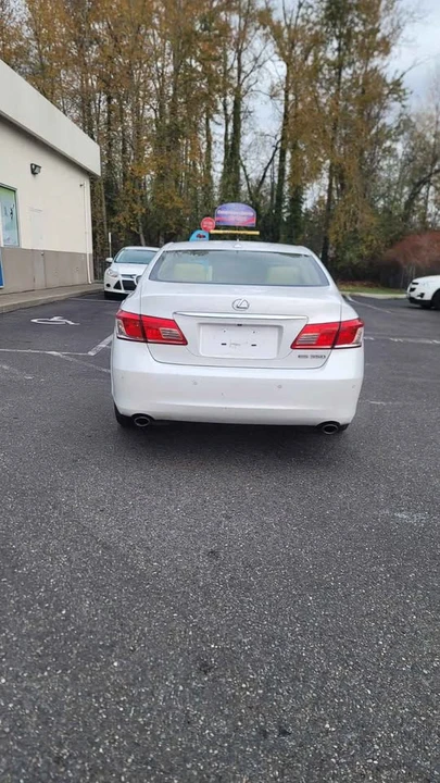 2012 Lexus ES 5th Gen - Image 7 of 18