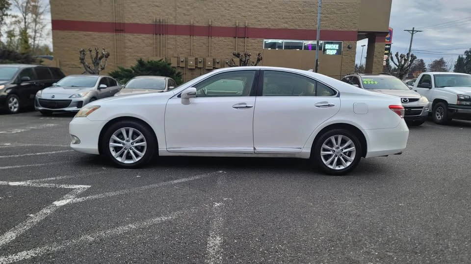2012 Lexus ES 5th Gen - Image 3 of 20