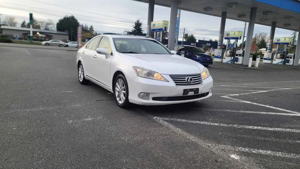 2012 Lexus ES 5th Gen - Image 2 of 19