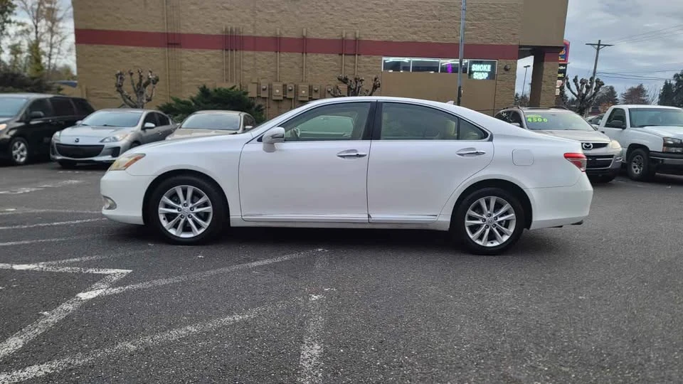 2012 Lexus ES 5th Gen - Image 4 of 19