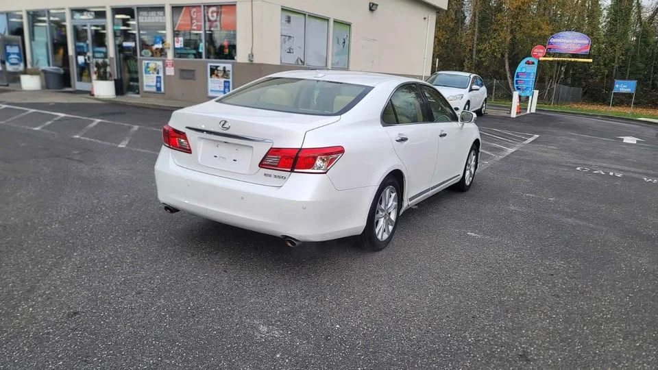 2012 Lexus ES 5th Gen - Image 6 of 19