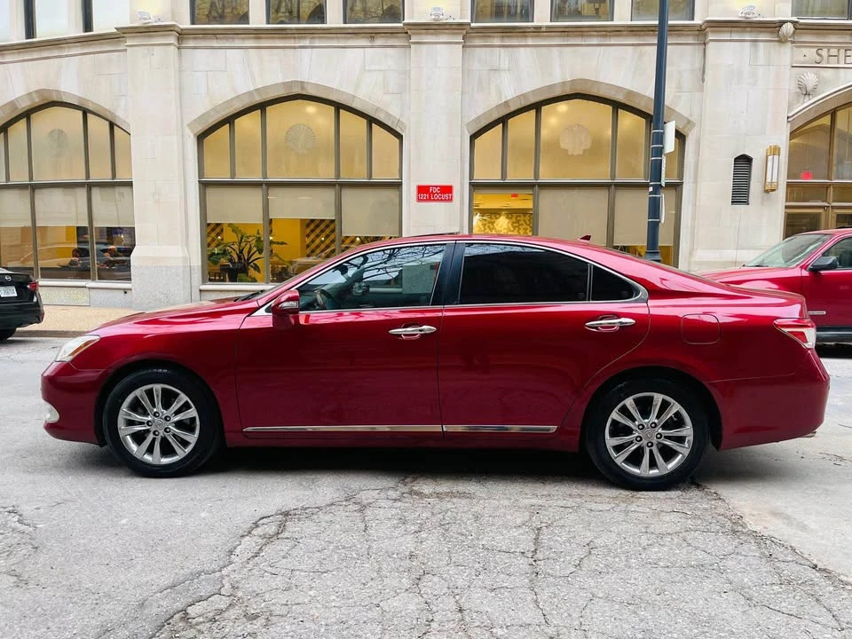 2012 Lexus ES 5th Gen - Image 7 of 19