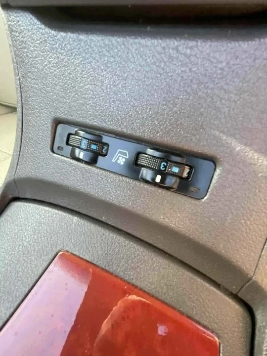 2012 Lexus ES 5th Gen - Image 14 of 17