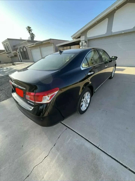 2012 Lexus ES 5th Gen - Image 5 of 17