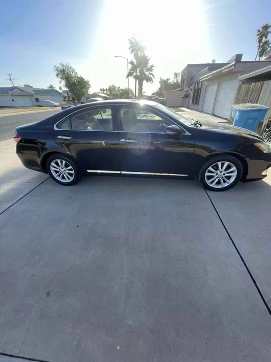 2012 Lexus ES 5th Gen - Image 2 of 17