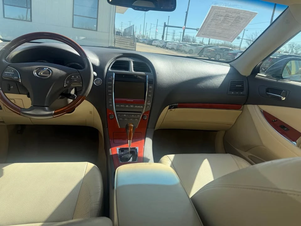 2012 Lexus ES - Image 2 of 4