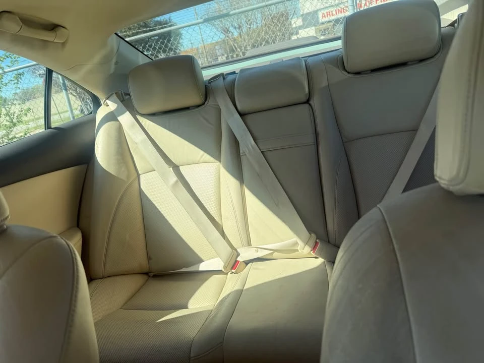 2012 Lexus ES - Image 3 of 4