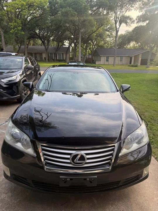 2012 Lexus ES 5th Gen - Image 2 of 12