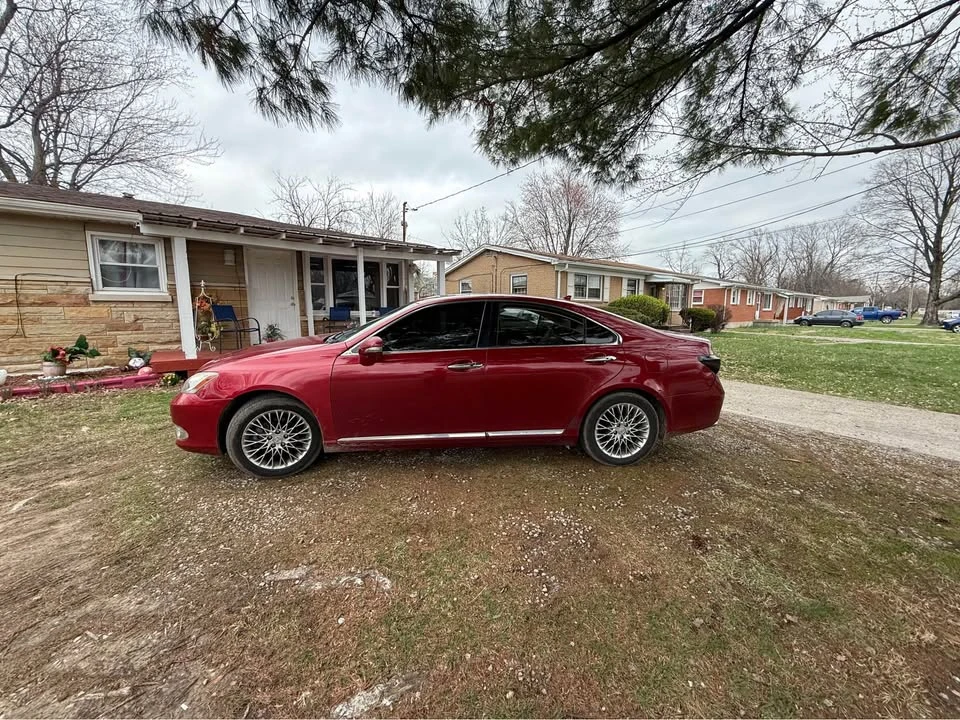 2012 Lexus ES 5th Gen - Image 4 of 13