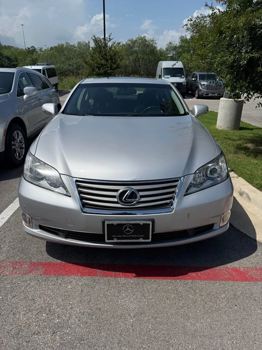 2012 Lexus ES 5th Gen - Image 2 of 9