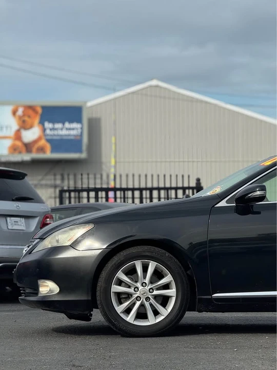 2012 Lexus ES 5th Gen - Image 15 of 18