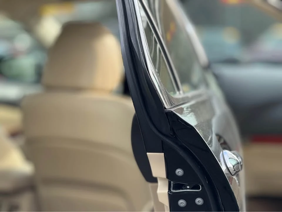 2012 Lexus ES 5th Gen - Image 10 of 18