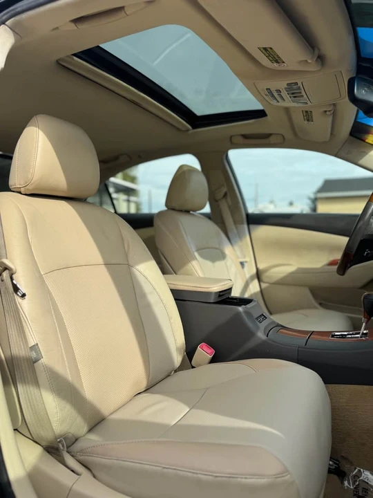 2012 Lexus ES 5th Gen - Image 11 of 18