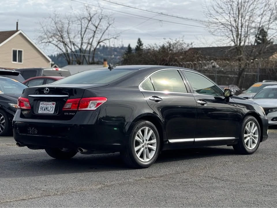 2012 Lexus ES 5th Gen - Image 9 of 18