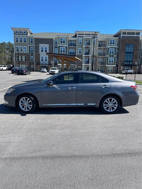 2012 Lexus ES 5th Gen - Image 8 of 20