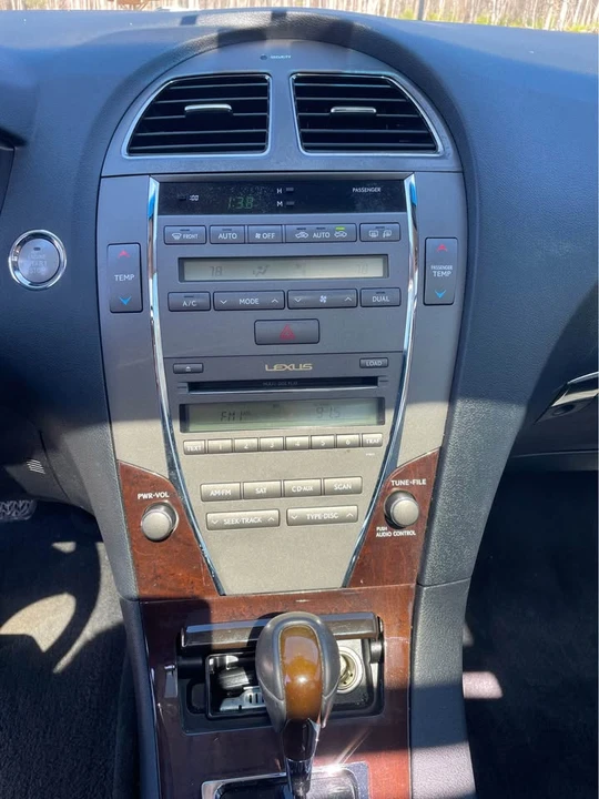2012 Lexus ES 5th Gen - Image 12 of 20