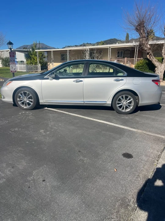 2012 Lexus ES 5th Gen - Image 3 of 7