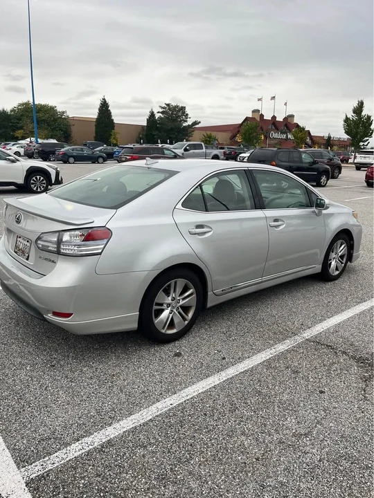 2012 Lexus HS - Image 2 of 11