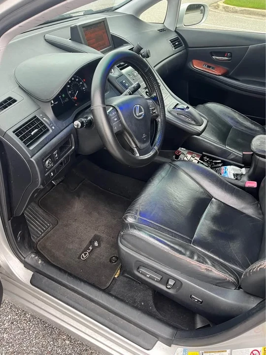 2012 Lexus HS - Image 9 of 11