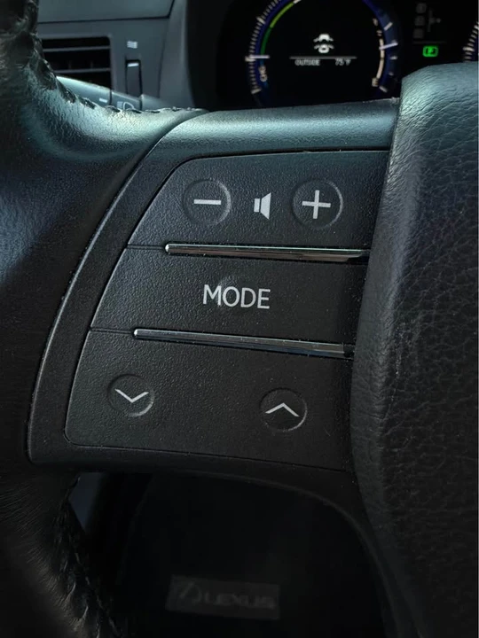 2012 Lexus HS - Image 13 of 20