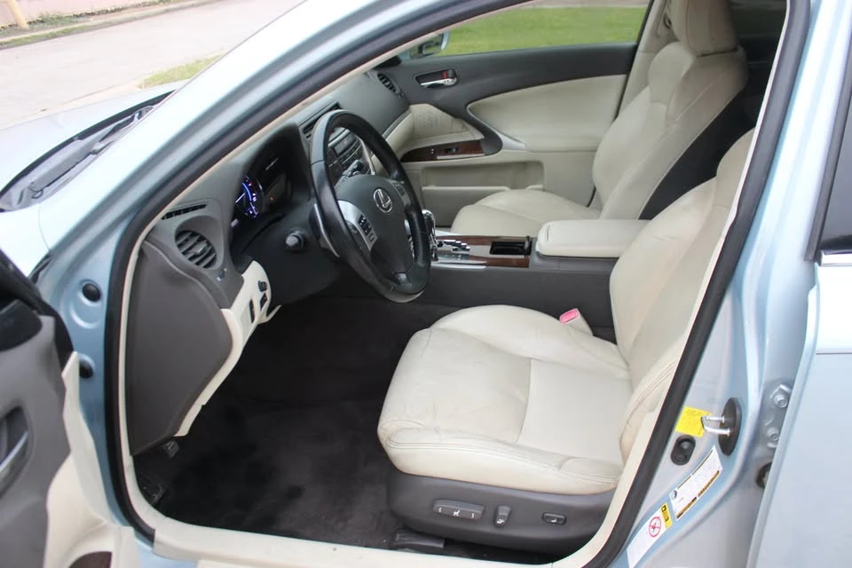 2012 Lexus IS 2nd Gen - Image 9 of 20
