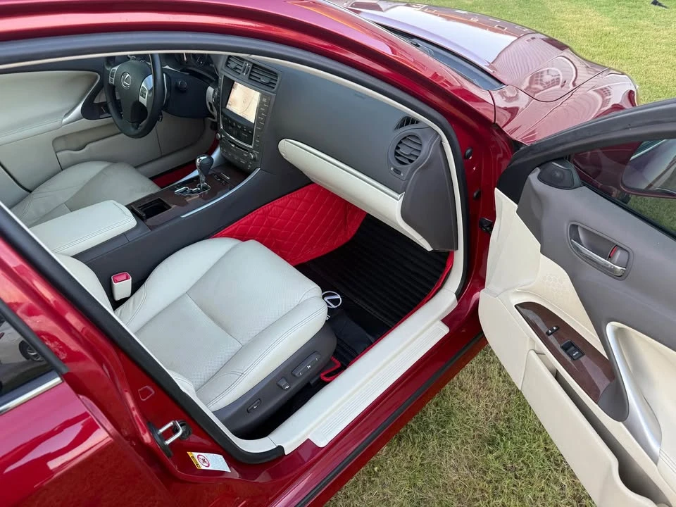 2012 Lexus IS 2nd Gen - Image 6 of 10