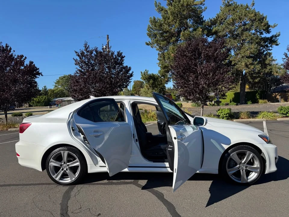 2012 Lexus IS 2nd Gen - Image 19 of 20