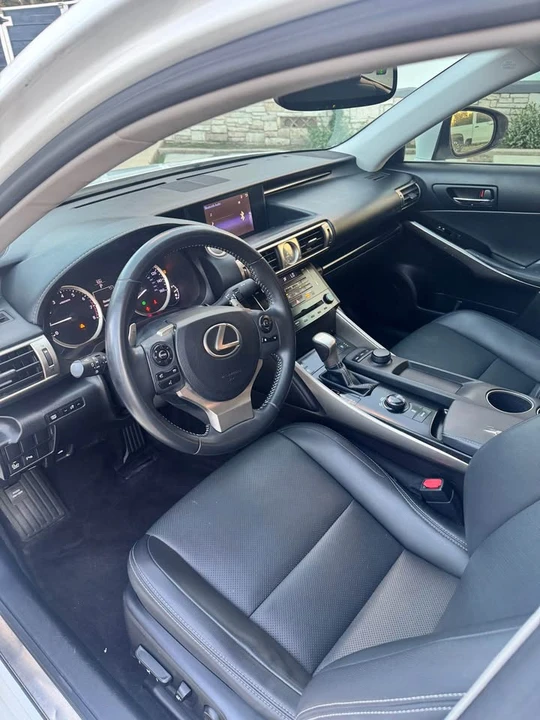 2012 Lexus IS 2nd Gen - Image 11 of 18