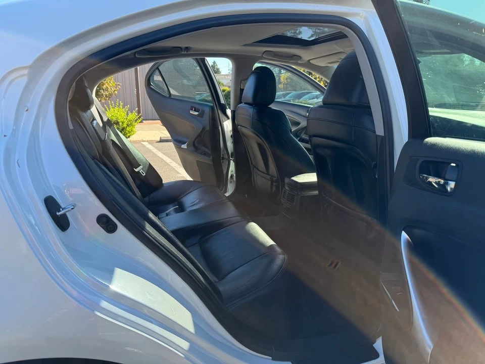 2012 Lexus IS 2nd Gen - Image 18 of 20