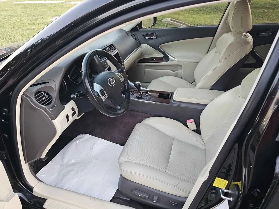 2012 Lexus IS 2nd Gen - Image 13 of 17