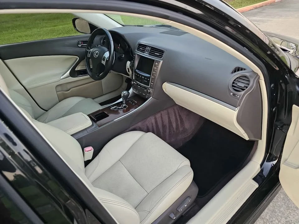 2012 Lexus IS 2nd Gen - Image 11 of 17