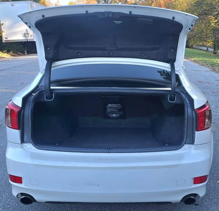 2012 Lexus IS 2nd Gen - Image 18 of 20